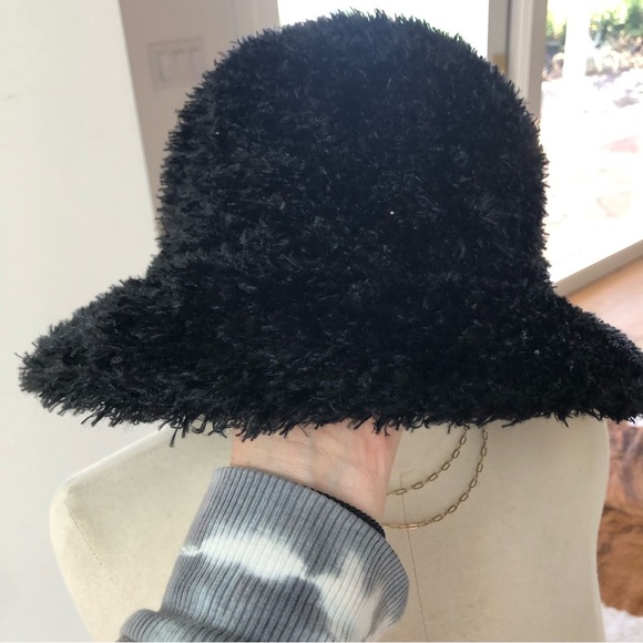 Tae Kyung black fuzzy bucket hat Y2K style excellent condition one size - Picture 2 of 5